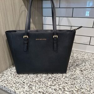 Micheal Kors Purse